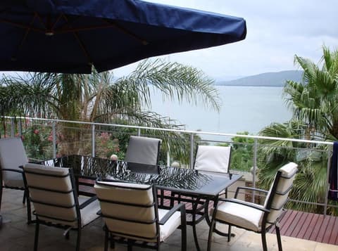 Kosmos Manor, Terrace/patio