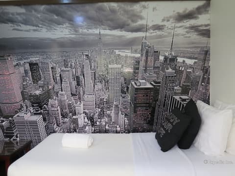 717 Cesar Place Hotel, Room