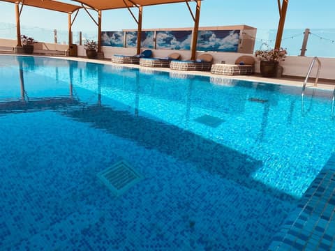 The Avenue Hotel, Outdoor pool