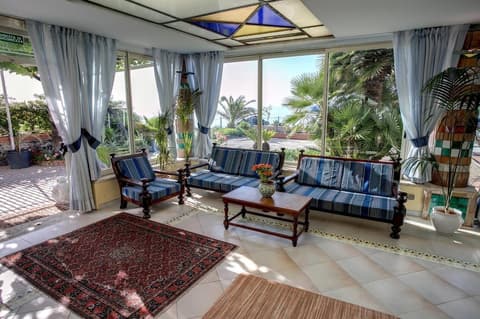 Hotel Kalos, Living room