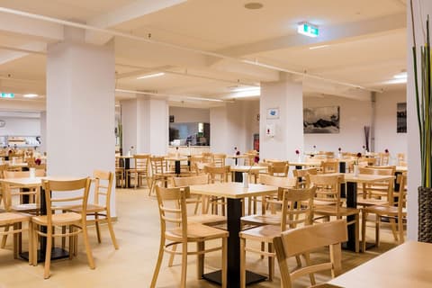 a&o Salzburg Hauptbahnhof - Hostel, Breakfast area