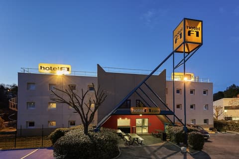 hotelF1 Marseille, Terrace/patio