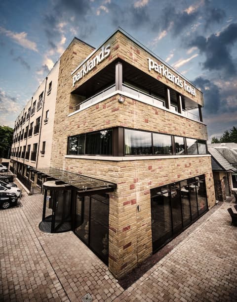 Parklands Hotel & Country Club, Front of property