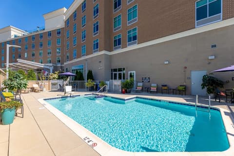 Hilton Garden Inn Asheville Downtown, Pool