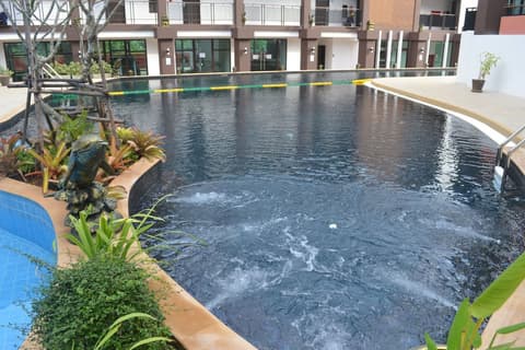 The Lai Thai Luxury Condominiums, Outdoor pool