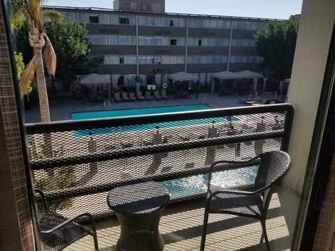 Holiday Inn Express Fullerton - Anaheim by IHG, Balcony