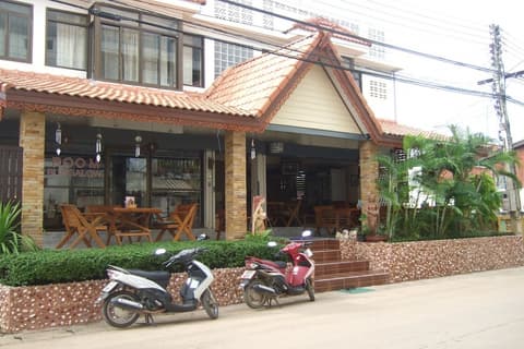 TR Guesthouse, Front of property