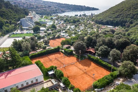 MASLINICA Narcis Hotel, Tennis court