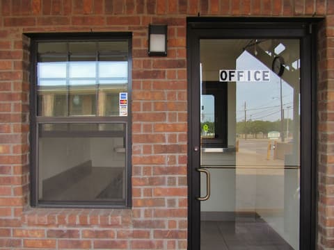 Trinity Suites Downtown Dallas, Interior entrance