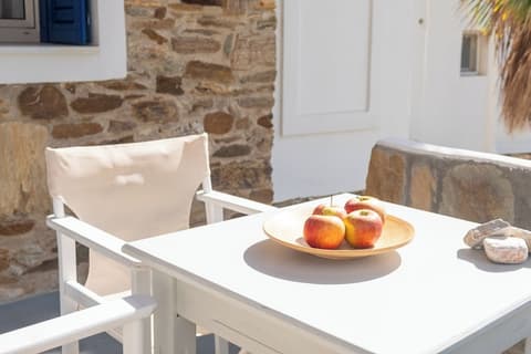 Aloni Ios, Terrace/patio