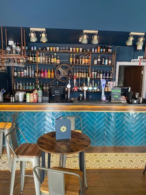 Hansen Hotel, Bar (on property)