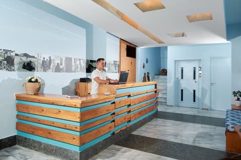 Aptera Beach, Reception