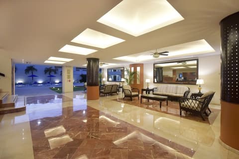 Hotel Bonampak, Reception