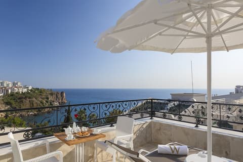 Wise Hotel Spa & Adult Only, Terrace/patio