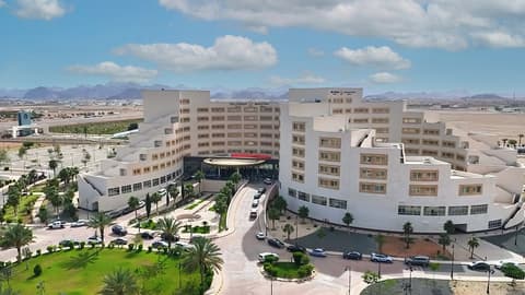 Millennium Hotel Hail, Exterior