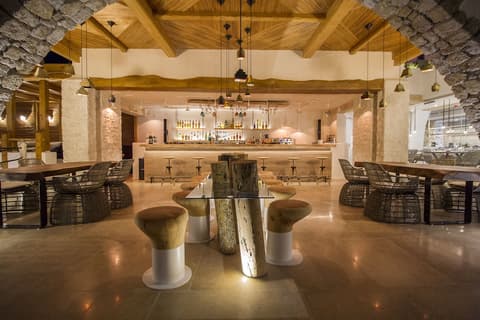 Kove Mykonos - A Myconian Collection Hotel, Bar (on property)