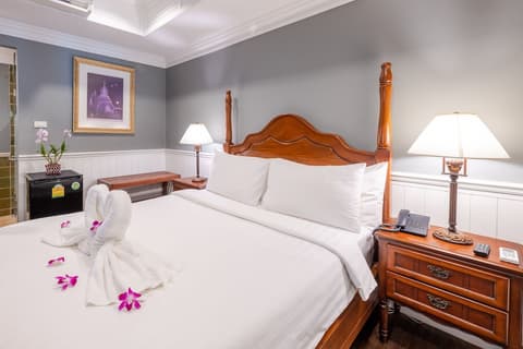 The Orchid House 153, Room