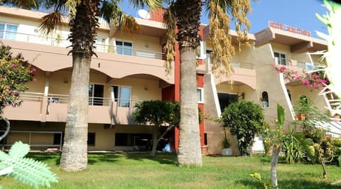 Hotel Kalithea, Property grounds