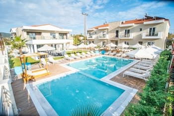 Lagaria Luxury Rooms & Apartments, Pool