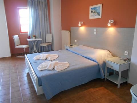 Ilona Apartments, Room