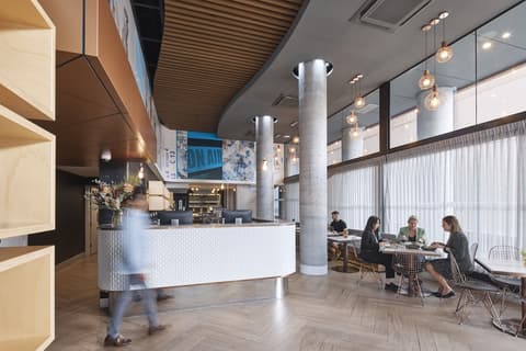 Rydges Perth Kings Square, Lobby