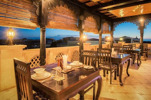 Golden Tulip Stonetown Boutique, Restaurant