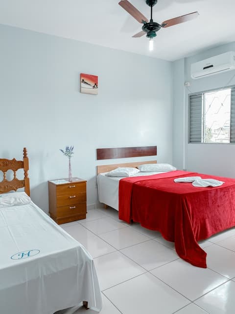 Manhattan Hotel, Room