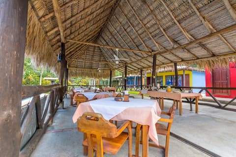 Guanacaste Lodge, Food court