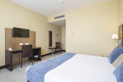 Hotel Route 42, Room