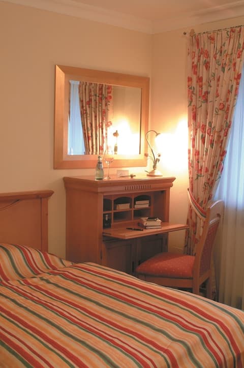 Ammergauer Zeitgeist, Room