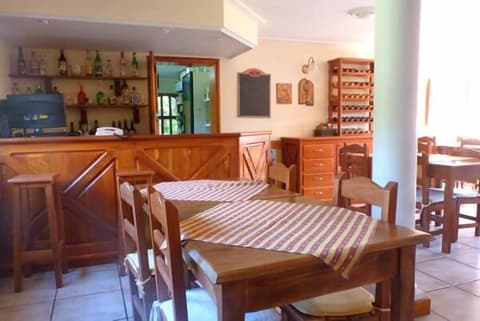 Maiten Escondido, Restaurant