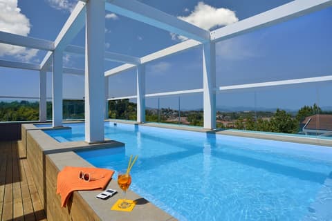 Embassy Hotel & SPA, Pool