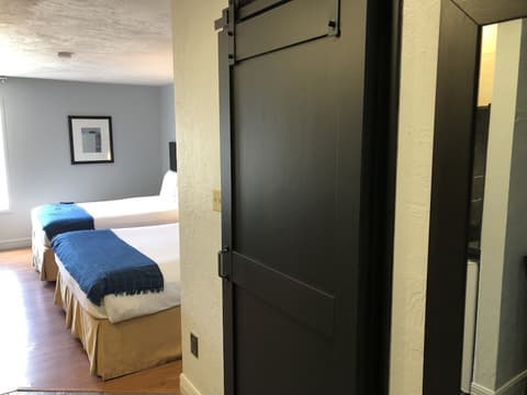 Auberge Shores Inn & Hotel, Room