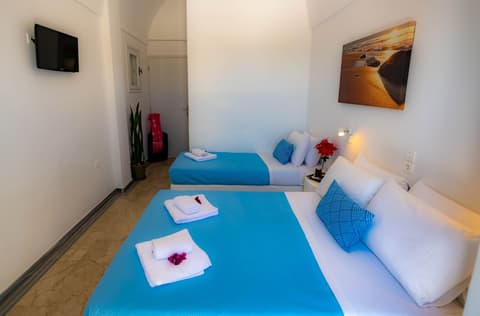 Join Us Low Cost Rooms, Room