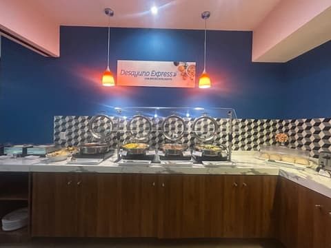 Holiday Inn Express Mexico Aeropuerto by IHG, Breakfast meal