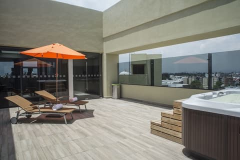 Holiday Inn Express Mexico Aeropuerto by IHG, Indoor spa tub