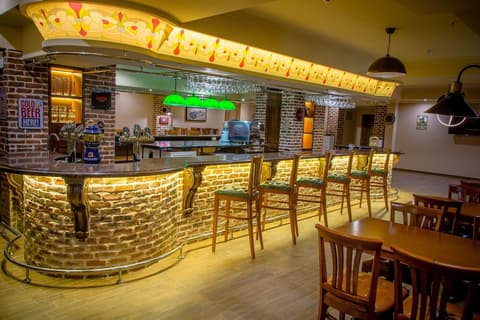 Bristol Central Park Hotel, Bar (on property)