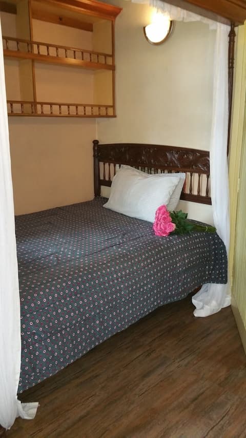 Woodmere Serviced Apartments, Room