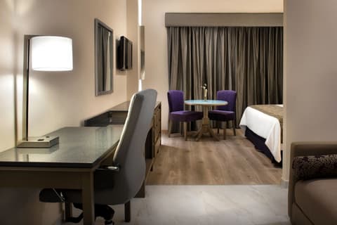 Krystal Monterrey, Room