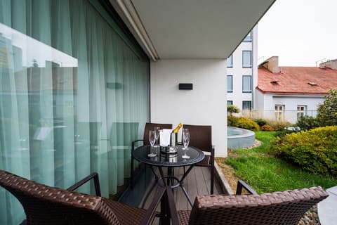 Empirent Apartments, 