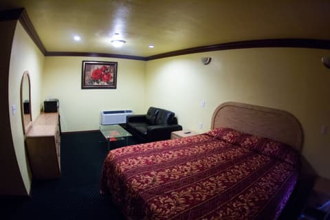 Welcome Inn, Room