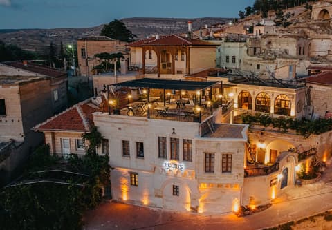 Helios Cave Hotel, 