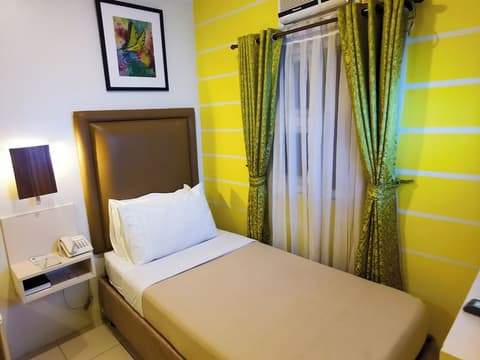 Cebu Uncle Toms Cabin Hotel powered by Cocotel, Room