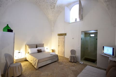 Palazzo Castriota, Room