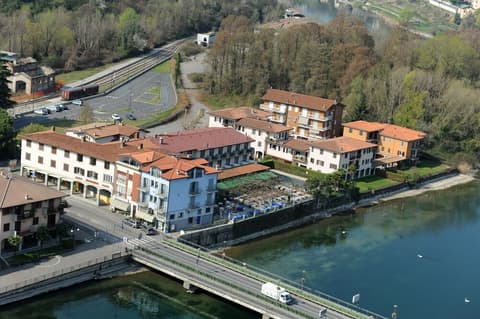 Hotel Stazione sul lago di Iseo, Exterior
