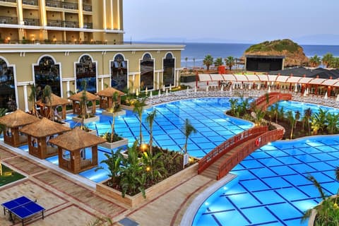 Sunis Efes Royal Palace Resort & Spa, Pool