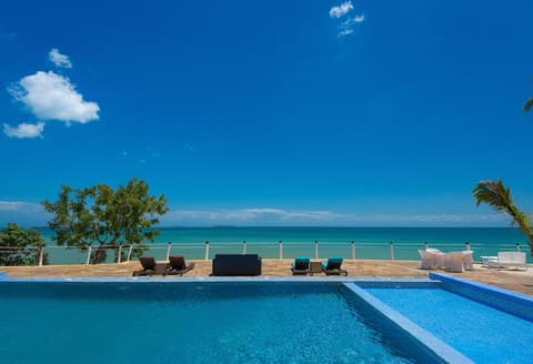 Golden Tulip Zanzibar Resort, Outdoor pool