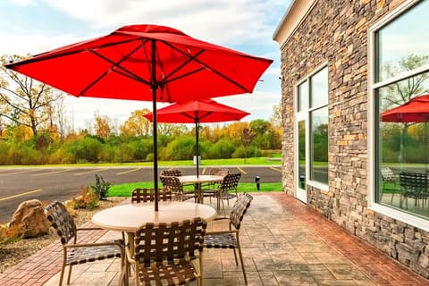 Hampton Inn Lockport - Buffalo, Terrace/patio