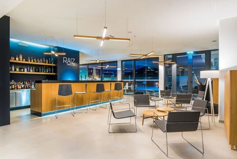 Vila Baleira Village, Bar (on property)