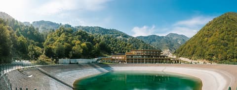 Qafqaz Tufandag Mountain Resort Hotel, Lake